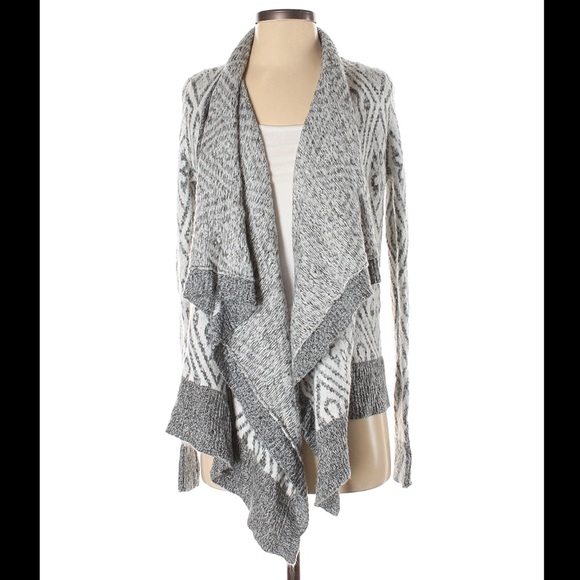 Abercrombie & Fitch Sweaters - A&F GREY WHITE‎ IKAT DIAMOND WRAP CARDIGAN SWEATER
